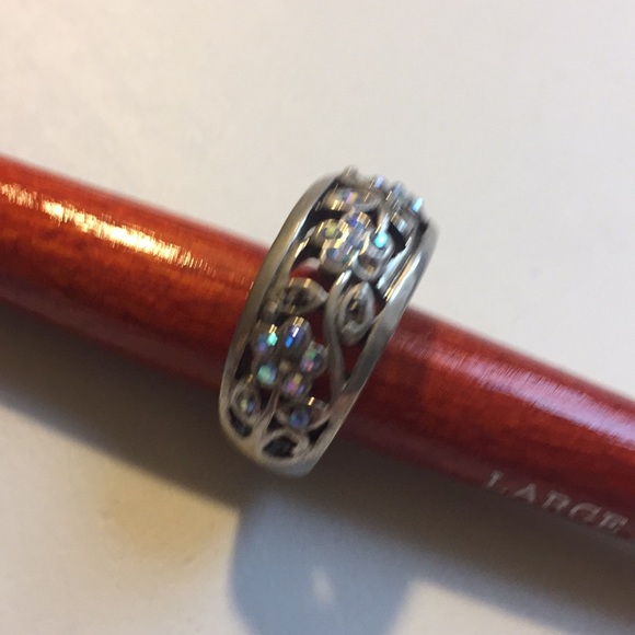 Lia Sophia ring - Picture 2 of 5